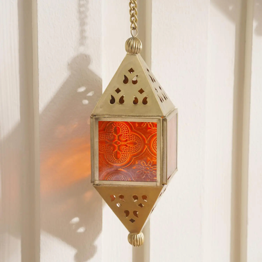 Hanging Lantern Garland