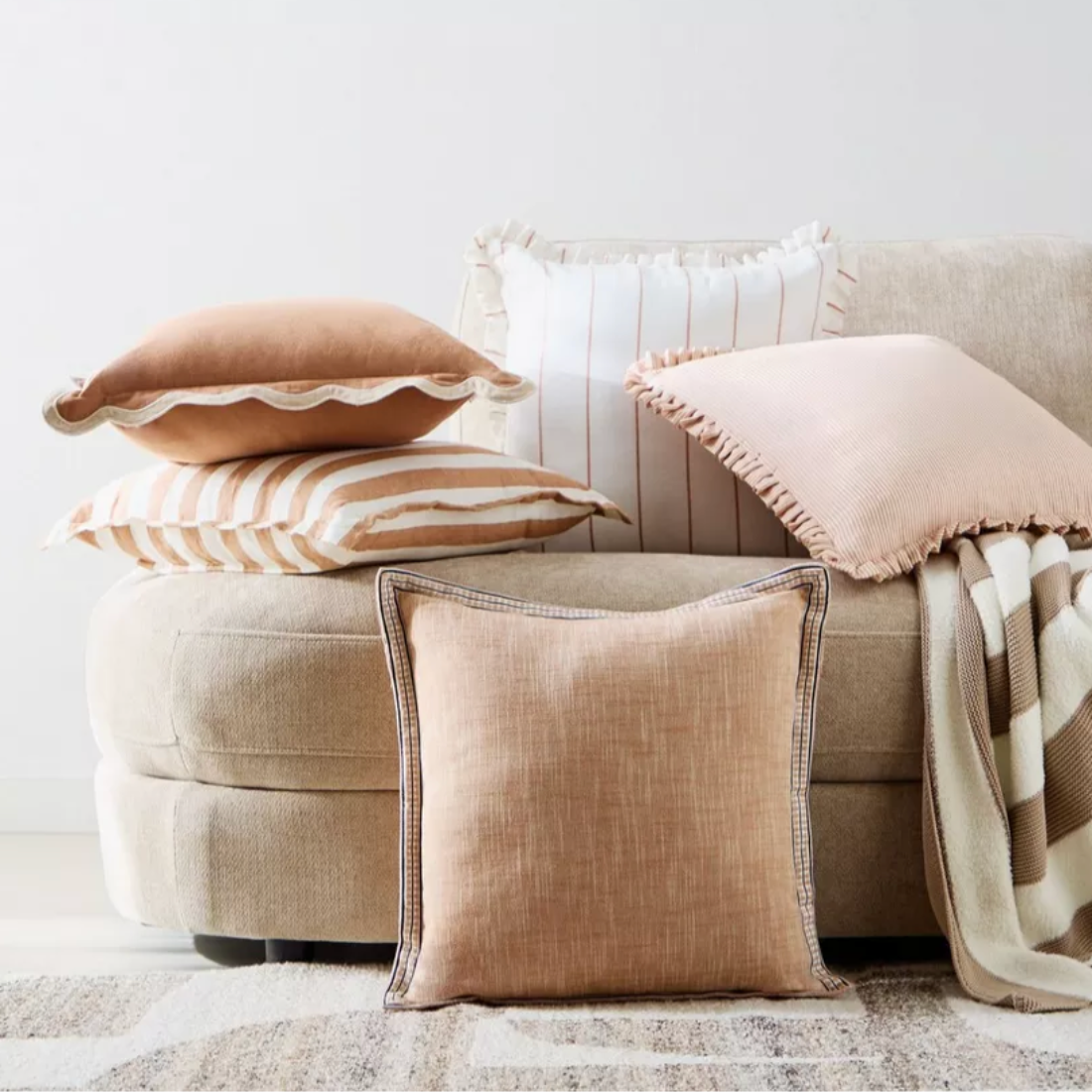 Brown Scallop Cushion