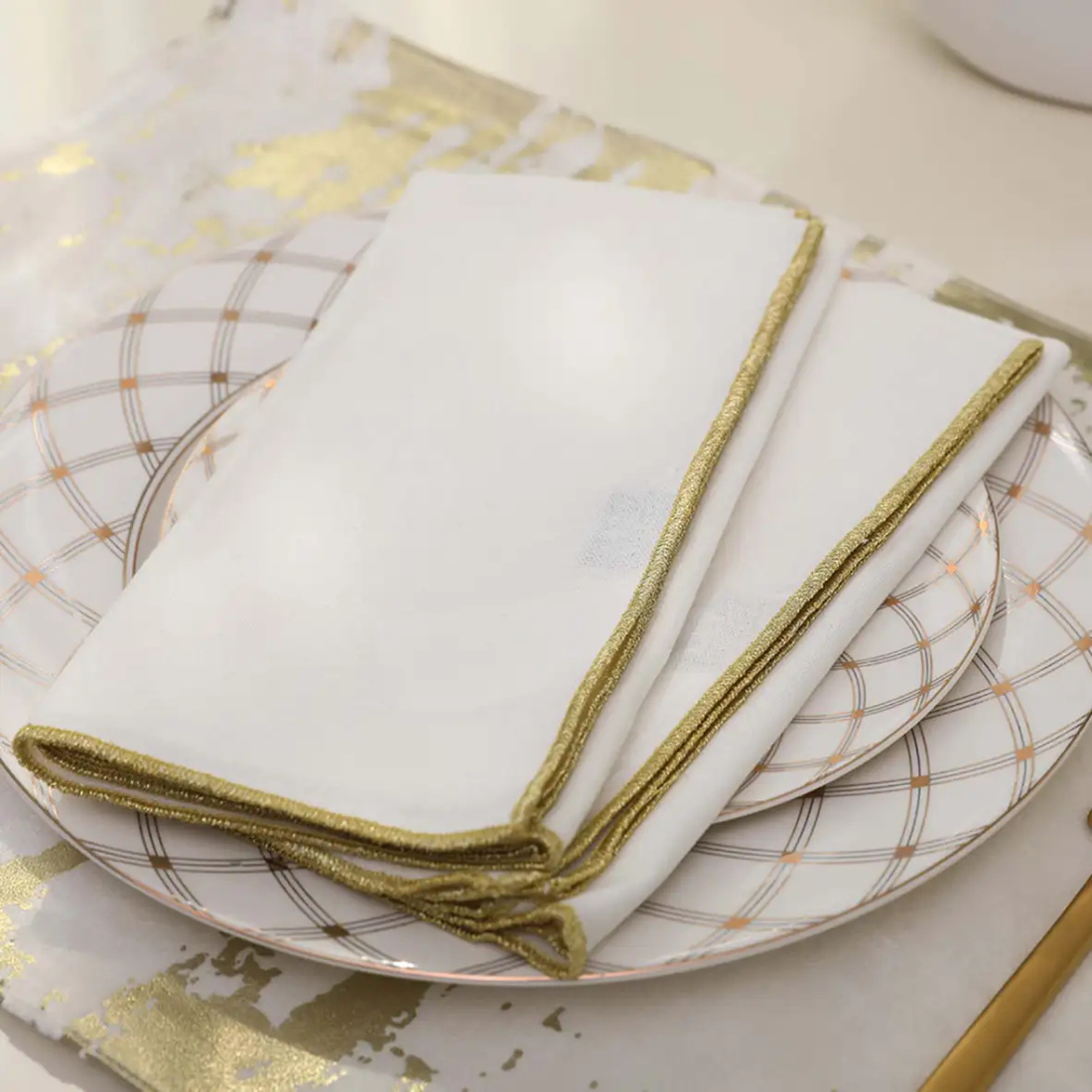 Set of 4 Ecru Trim Embroidered Napkins