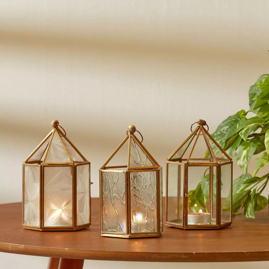 Small Lantern with Crackled Glass Texture
