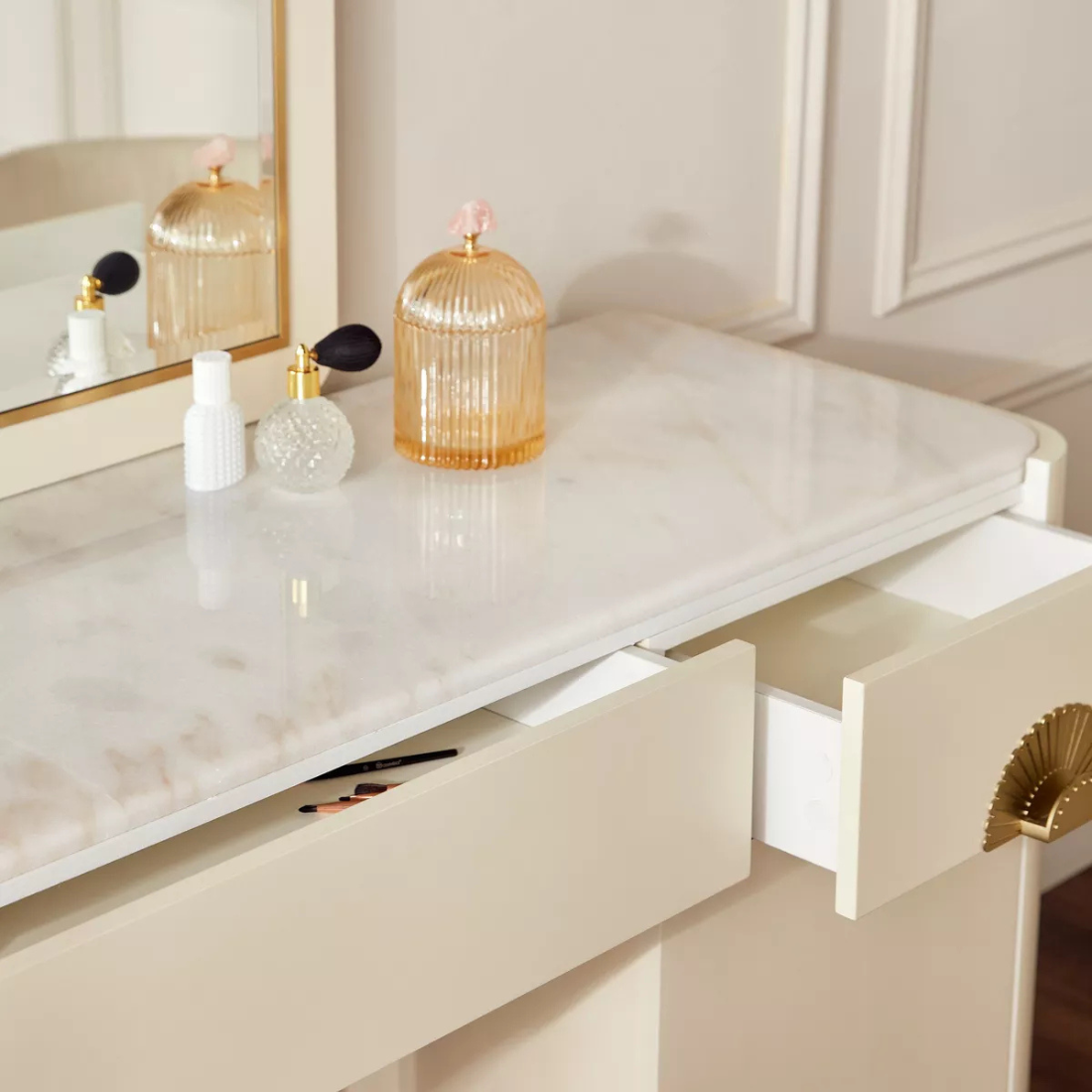 Ecru Dressing Table with Mirror