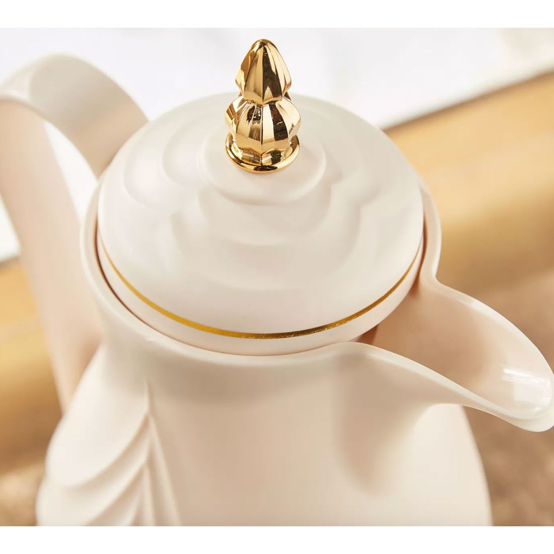 Ecru Vacuum Coffee/Tea Pot with Gold Detailing