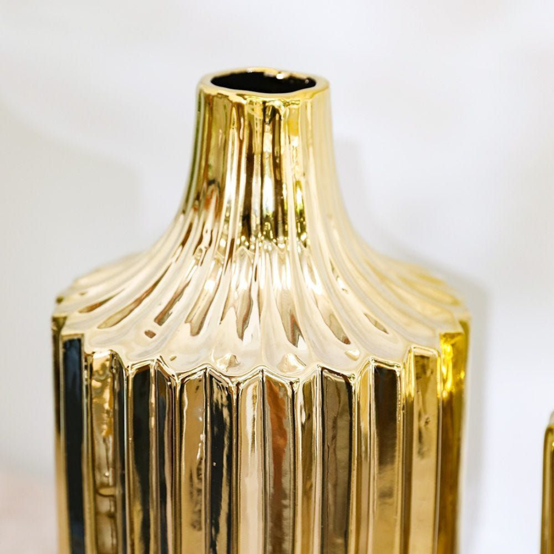 Set of 2 Gold Vases