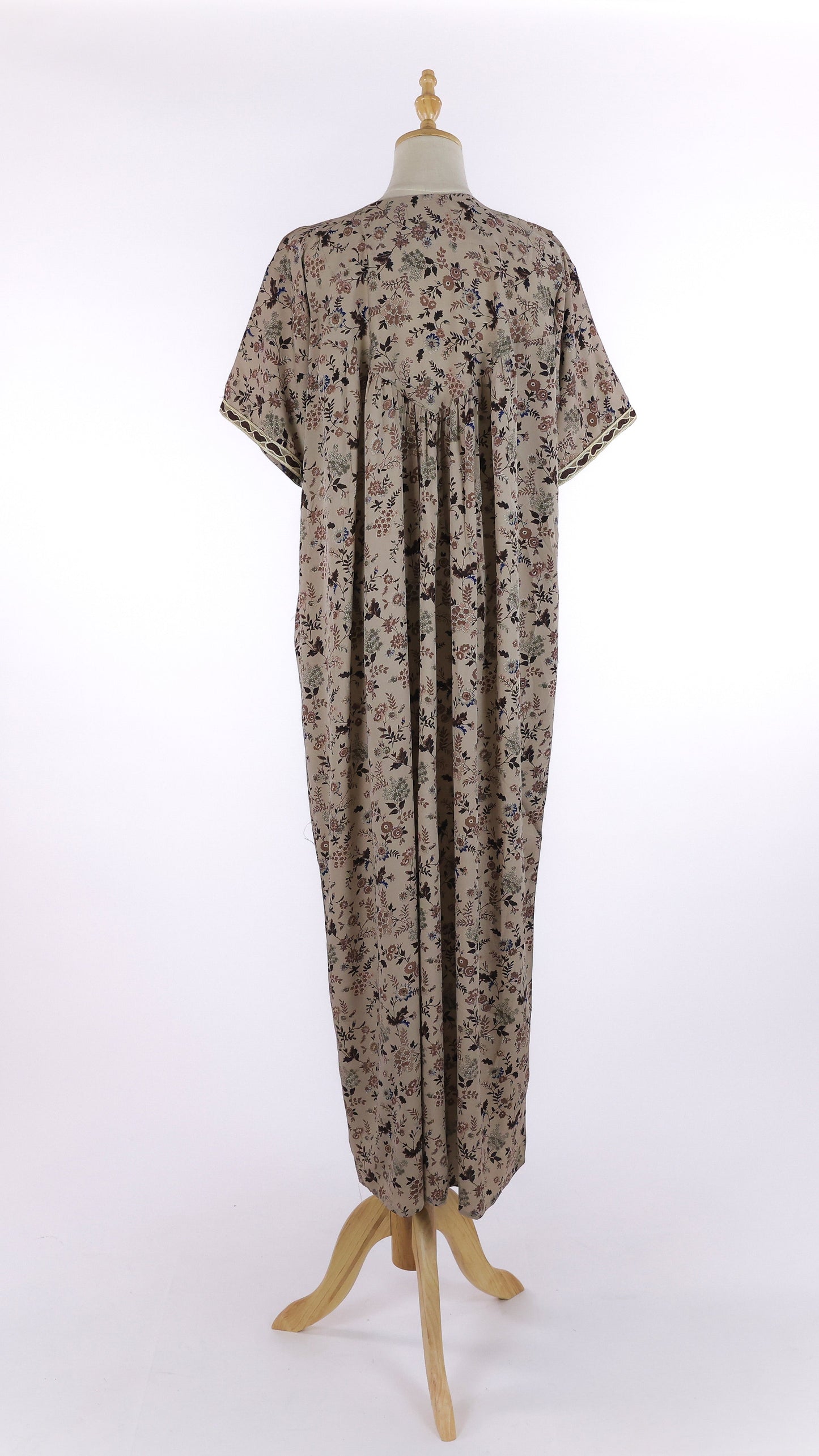 Beige Short Sleeve Jellabiya With Floral Embroidered Design