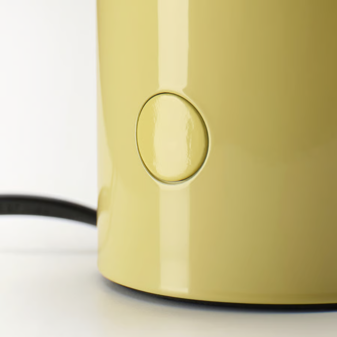Pale Yellow Retro Lamp