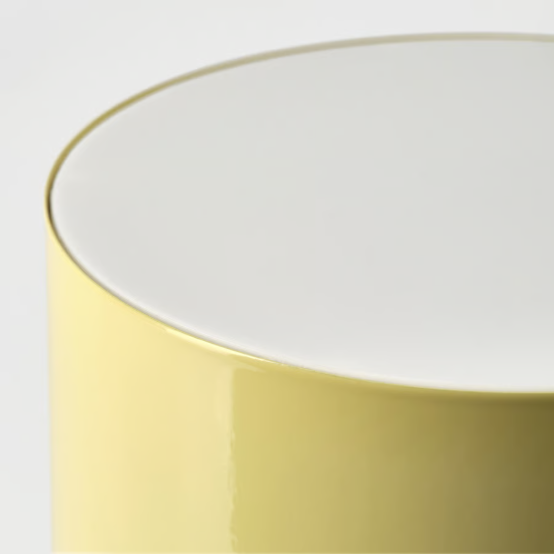 Pale Yellow Retro Lamp